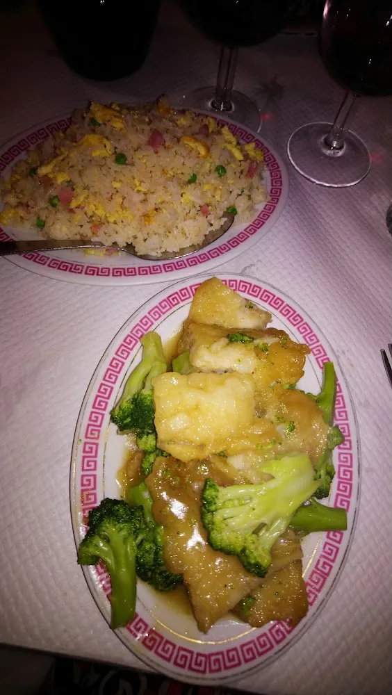 Poisson Aux Petits Légumes Et Riz Cantonnais